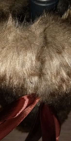 NWOT Wine Faux Fur & Insulated Bottle Cover - Picture 12 of 12